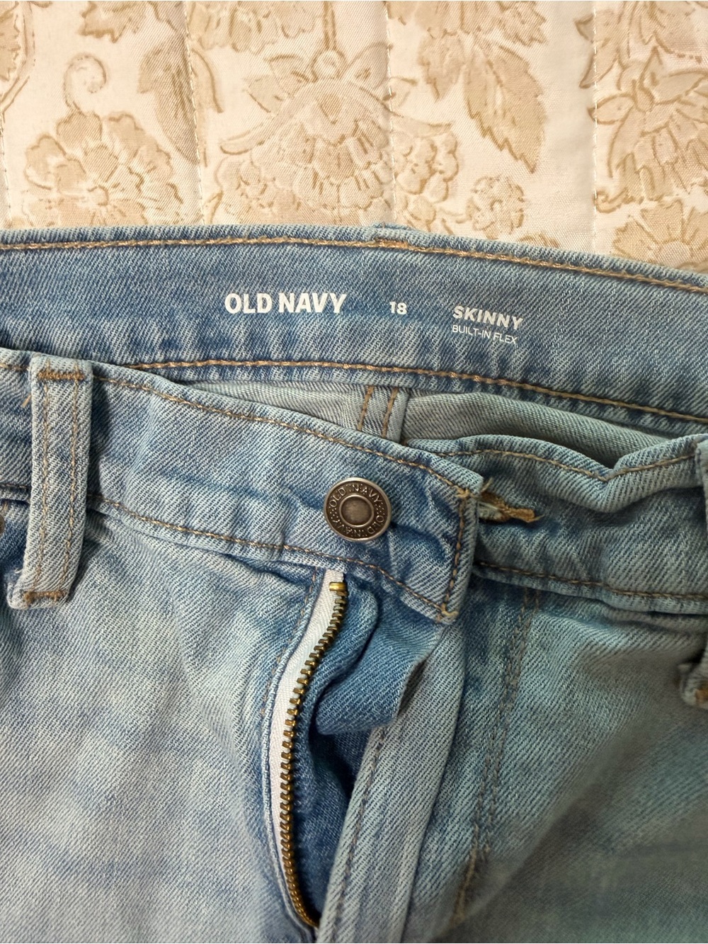 Old Navy Light Blue Skinny Jeans